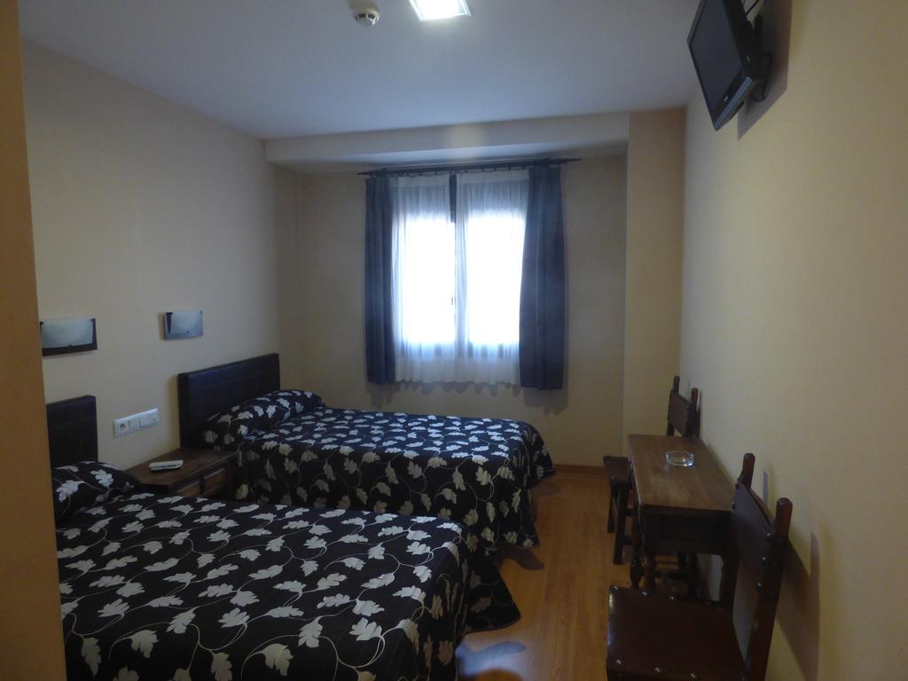 Hostal La Perdiz Sonseca エクステリア 写真