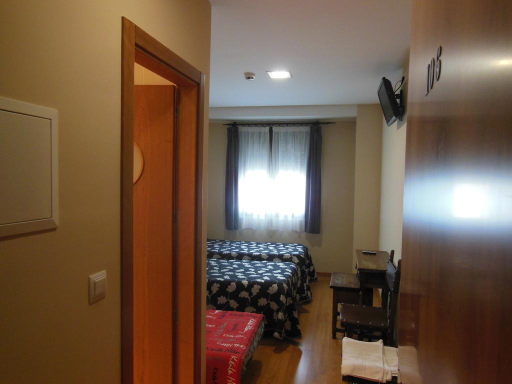 Hostal La Perdiz Sonseca エクステリア 写真
